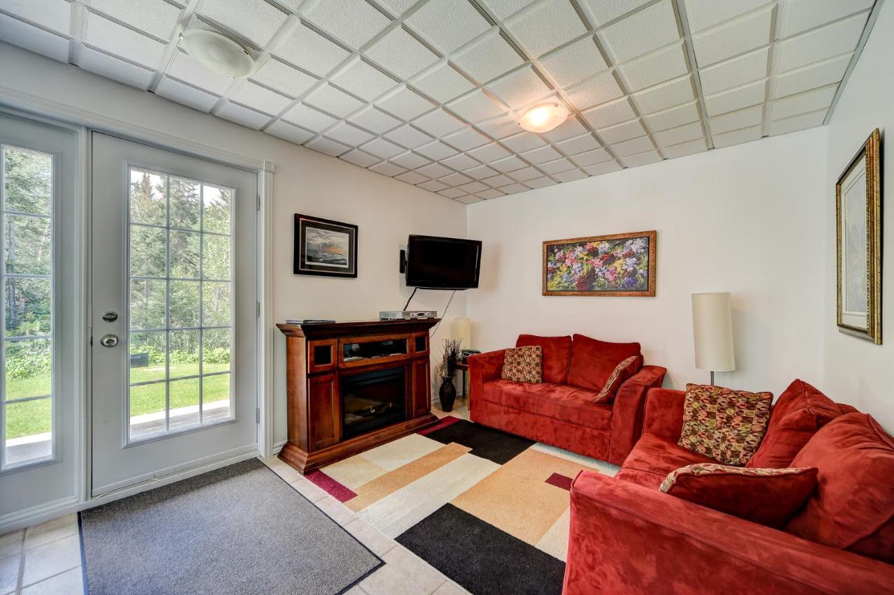 32 B De Vebron Apartment L'Anse-Saint-Jean Luaran gambar