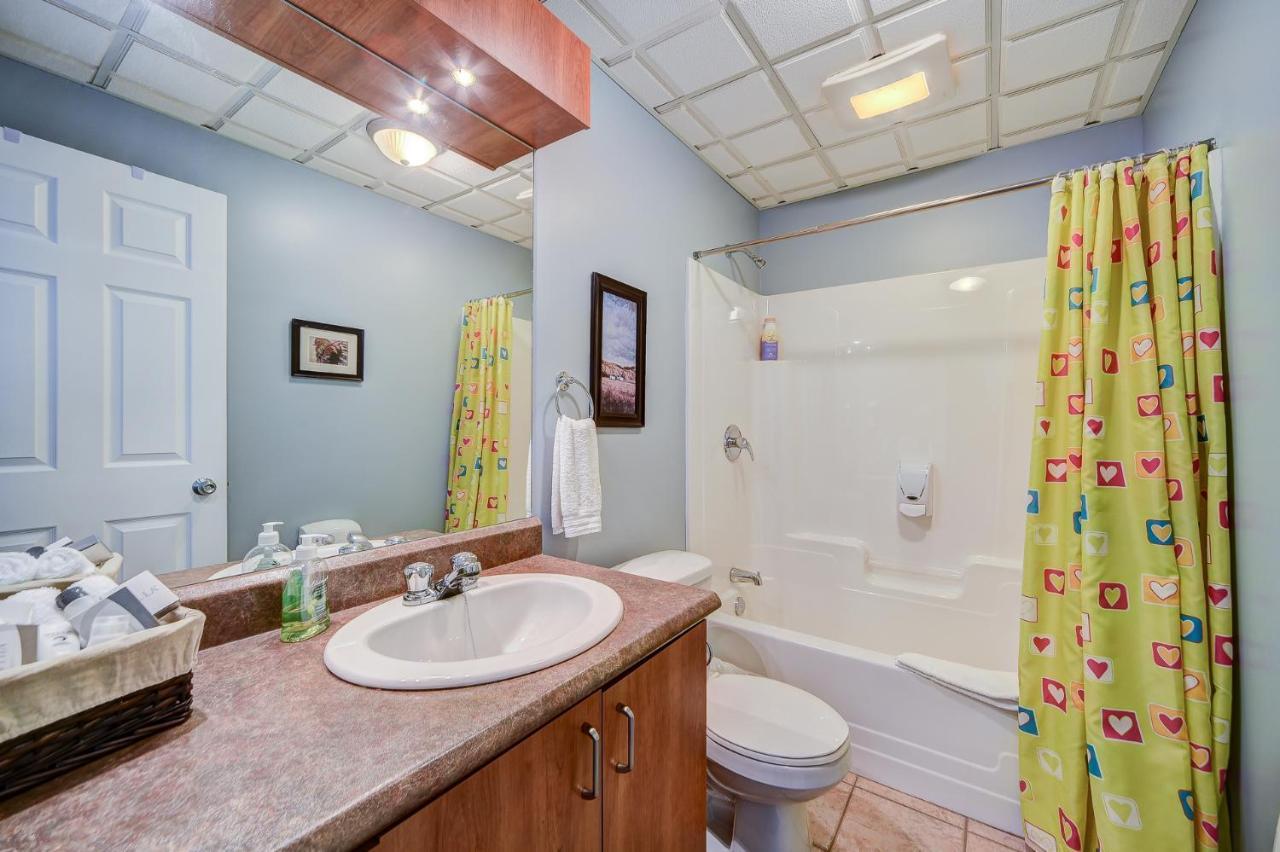 32 B De Vebron Apartment L'Anse-Saint-Jean Luaran gambar