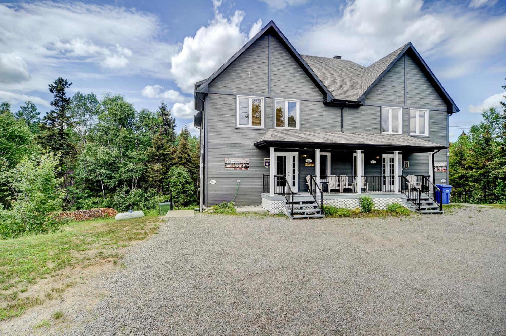 32 B De Vebron Apartment L'Anse-Saint-Jean Luaran gambar